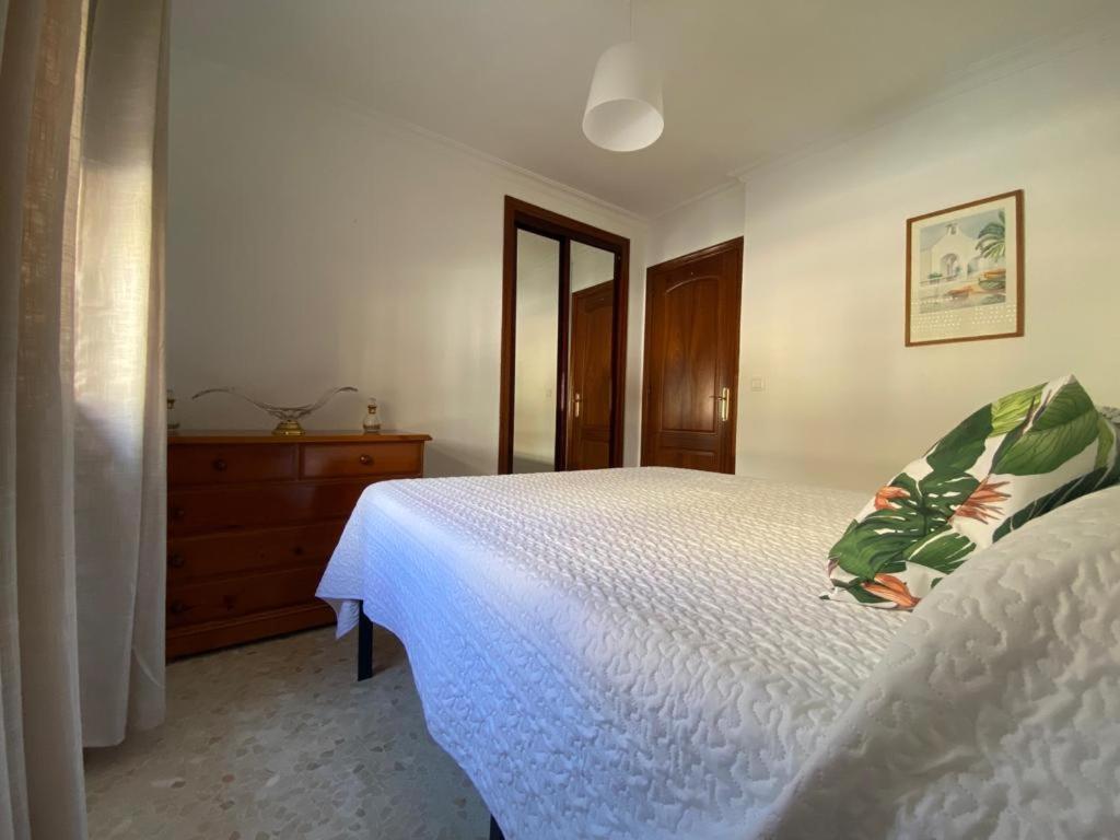 Apartamento Familiar En Barrio Reina Victoria Ουέλβα Εξωτερικό φωτογραφία