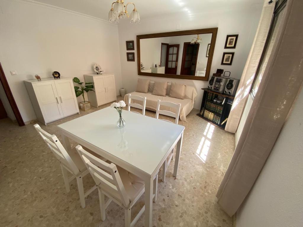 Apartamento Familiar En Barrio Reina Victoria Ουέλβα Εξωτερικό φωτογραφία